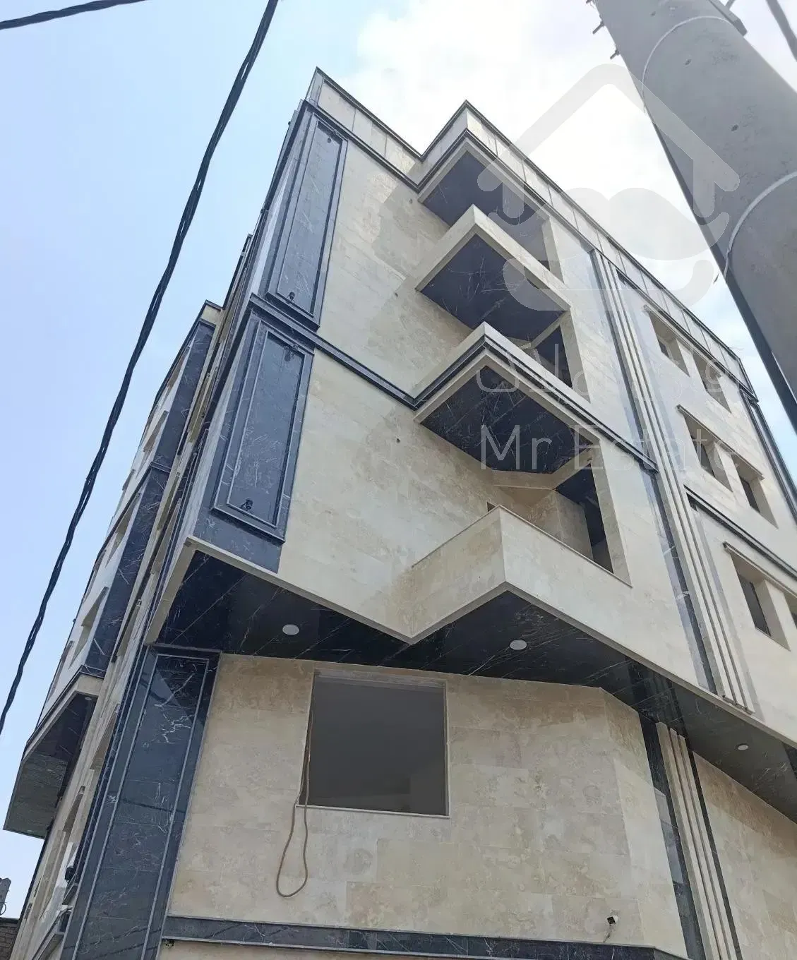 آپارتمان خشک در معلم ۲۲ نبش مهیار ۲۰