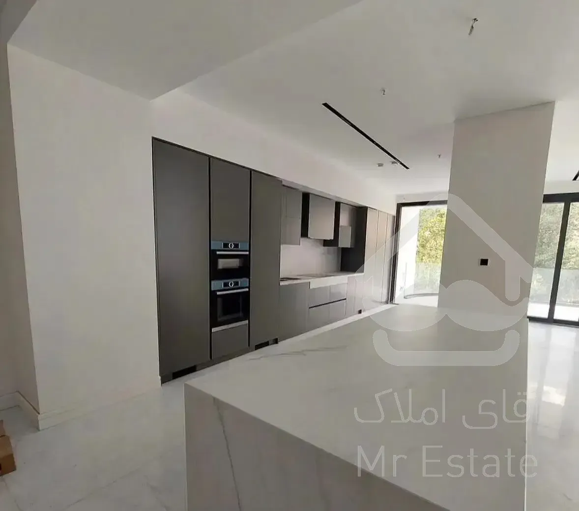 ۱۹۵متری تک واحدی نوساز(تاپ لوکیشن)پاسداران