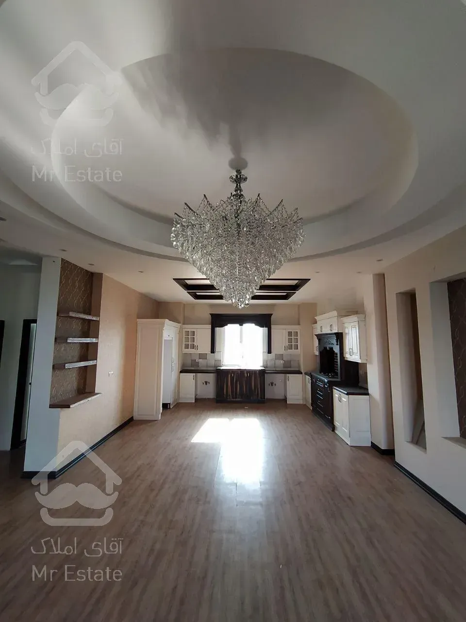 فروش ویلا ۳۰۰متری