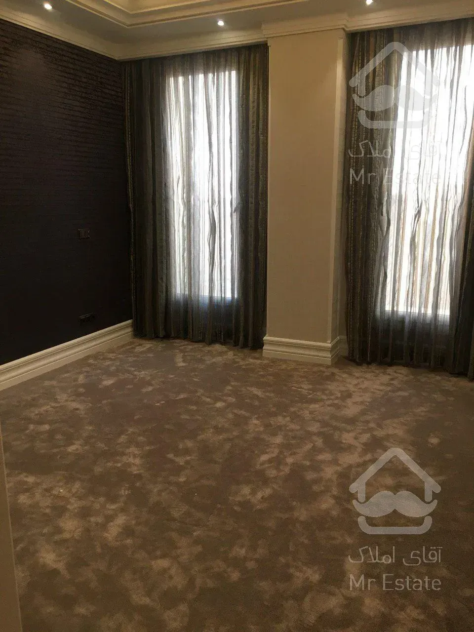 خرید و فروش آپارتمان مسکونی 233 متری فرمانیه شرقی