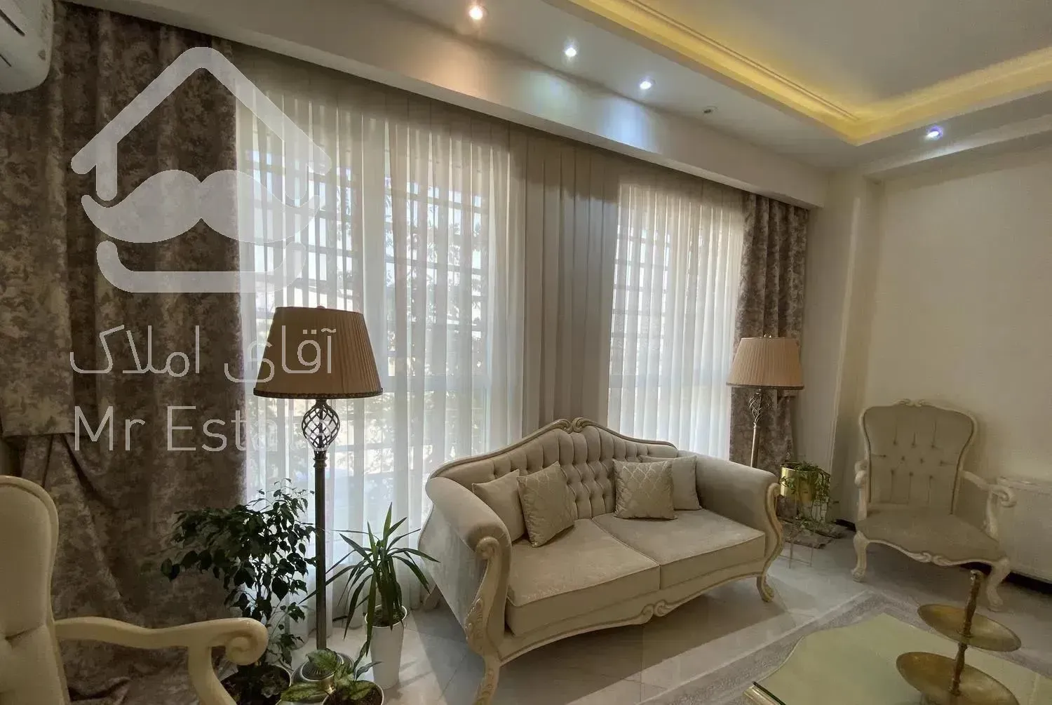 135 متر 3خواب  سند تک برگ ولیعصر ورداورد روبه کوه