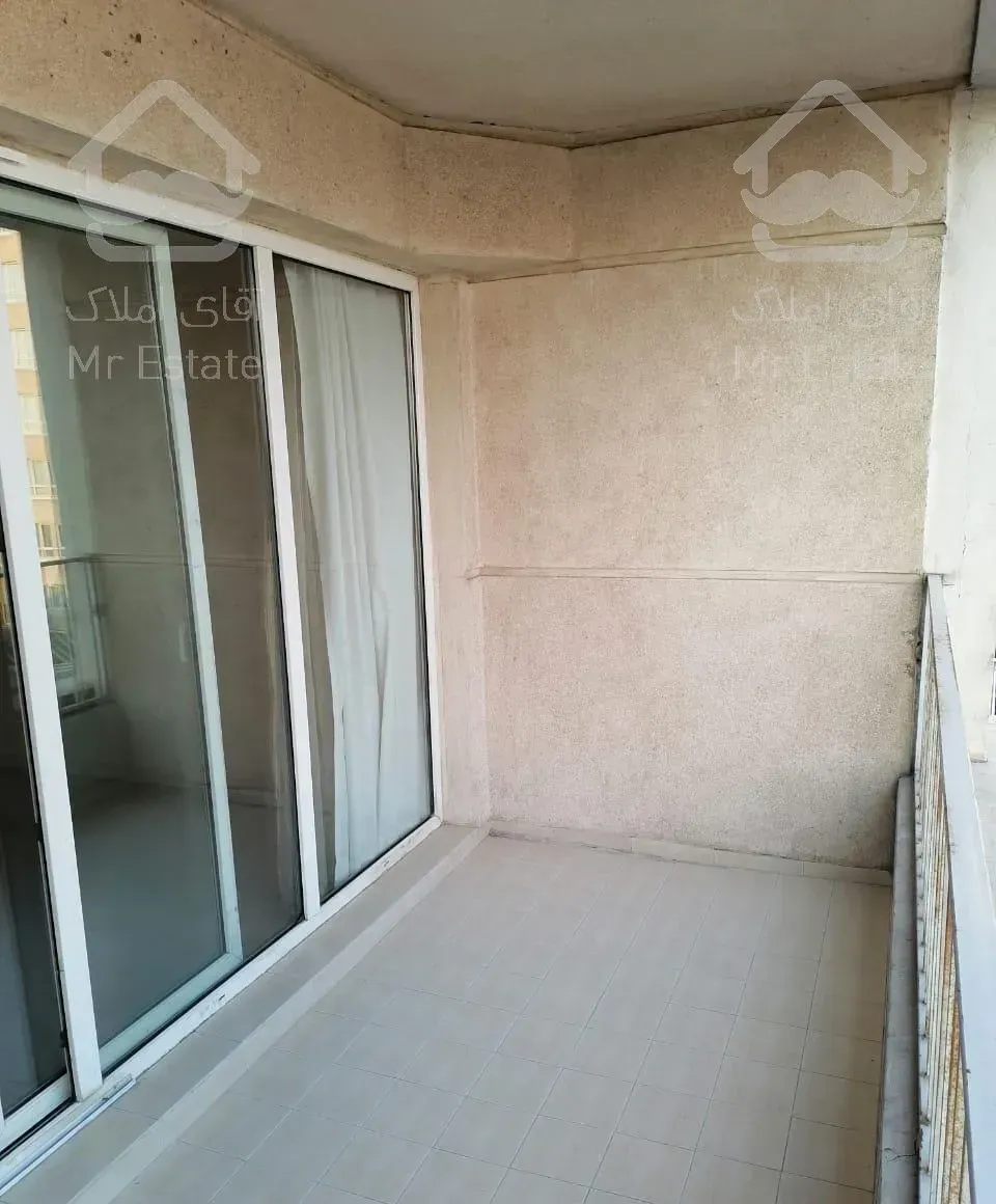 ۱۸۰متر تراس  فول امکانات دو پارکینگ