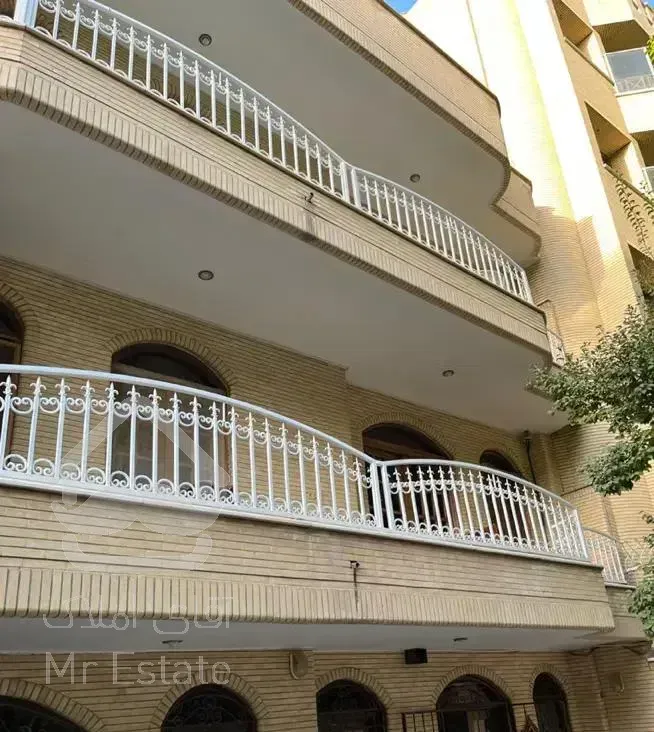 آپارتمان/ویلایی۳طبقه/۲۵۵مترزمین/مشتاق/خیابان مهران