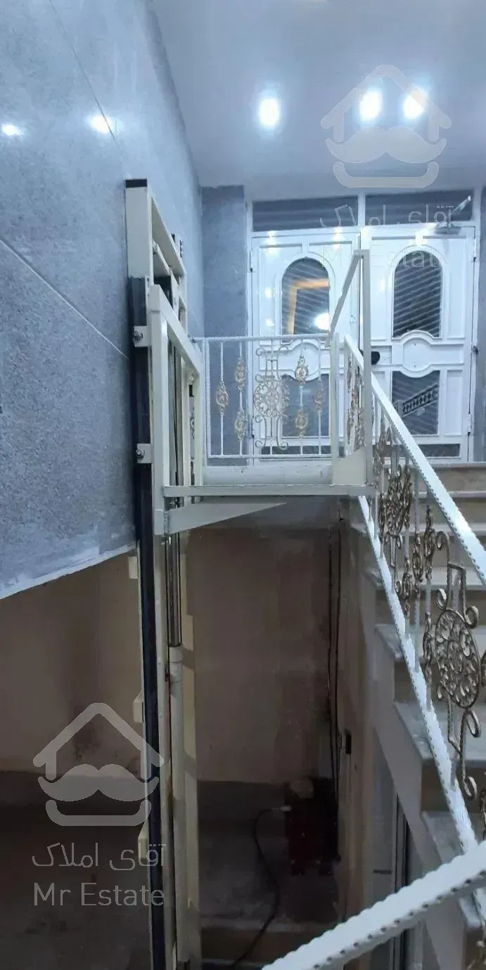 ۳۰۰ متر فلت با موقعیت اداری دربست شهرک راه آهن