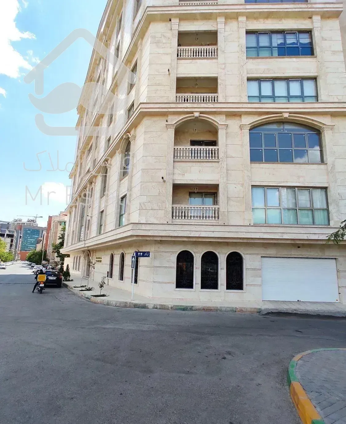 * آپارتمان 200 متر * برج مارال * فرامرز عباسی *