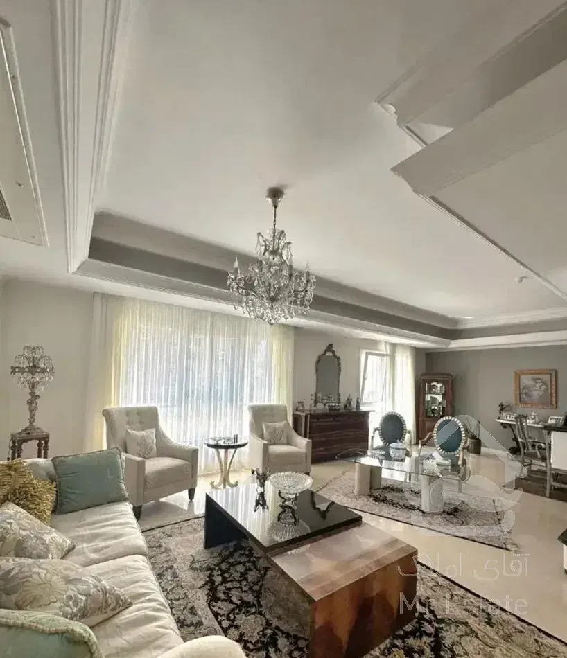 ۱۷۰ متری / تاپ لوکیشن / ۲ پارکینگ / کم سن