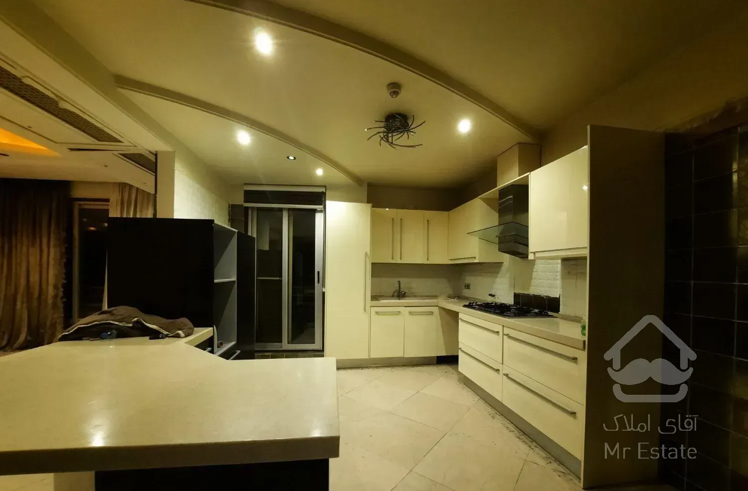 ۱۳۰ متر ۲ خواب با زیباترین طراحی داخلی آجودانیه