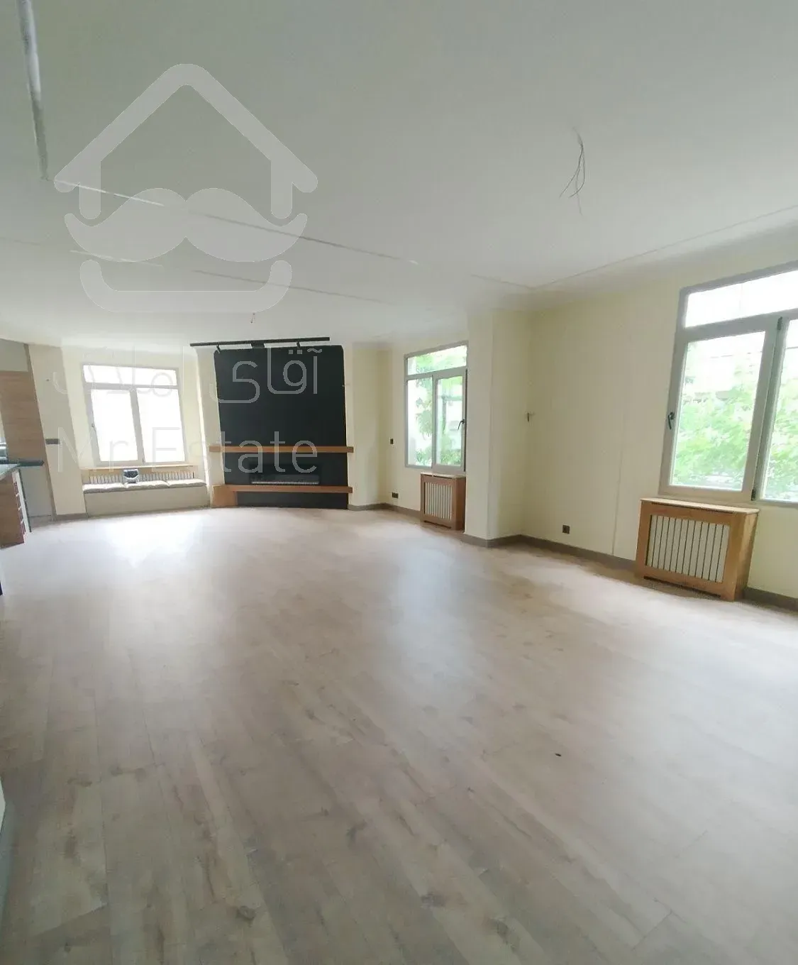 ۱۴۰ متر بسیار خوش نقشه /ویو سردرختی/تماما غرق نور