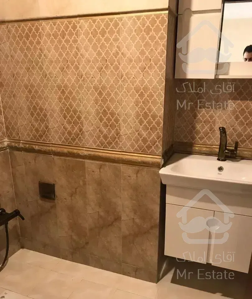 100 متر ازگل برج خلیج فارس