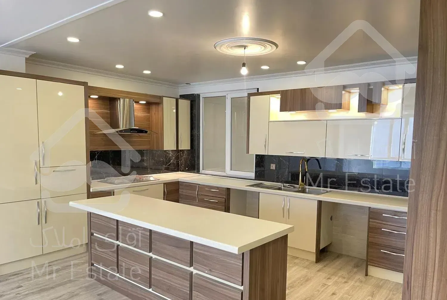 *گیشا 98 متر 2 خواب چندقدمی بوستان گفتگو