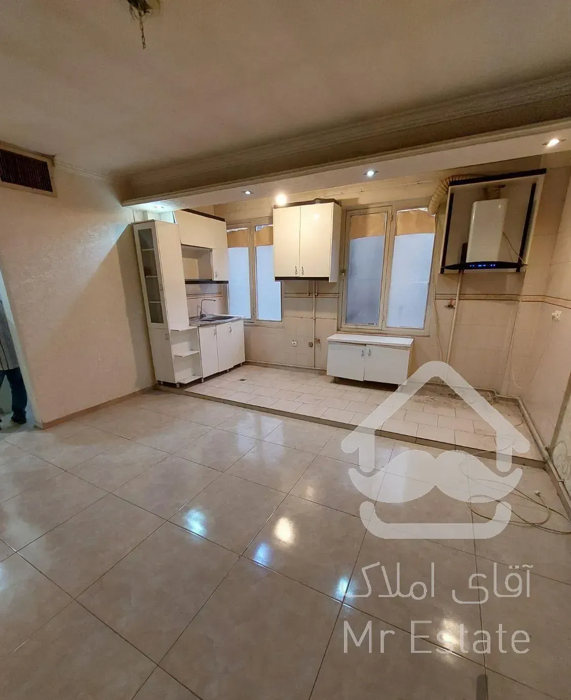 ۴۴ متر/فول امکانات/تقاطع شورا و افضلی