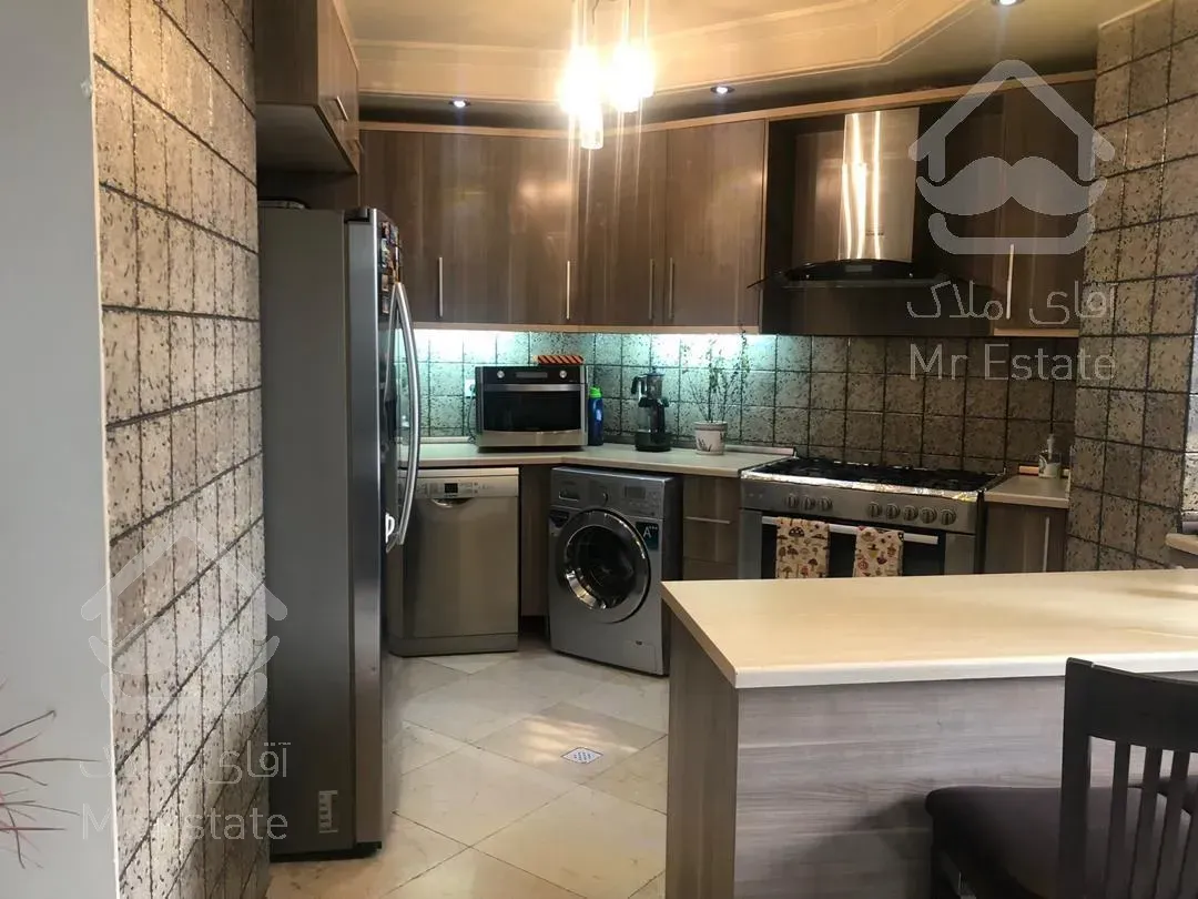 رهن آپارتمان 100متری فرمانیه