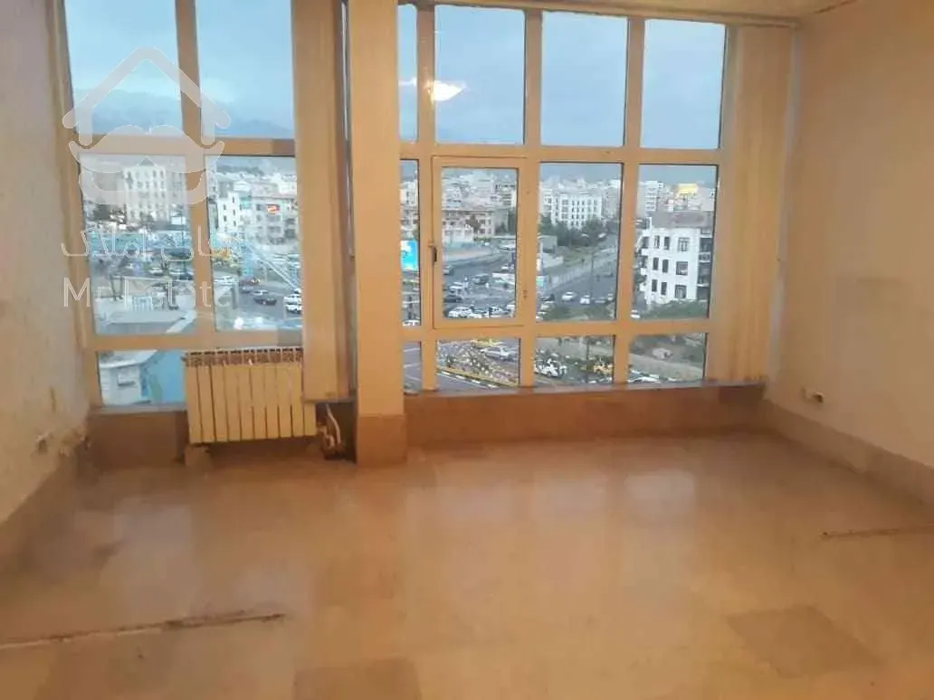 ۶۳ متر تابلو خور  فلکه دوم صادقیه