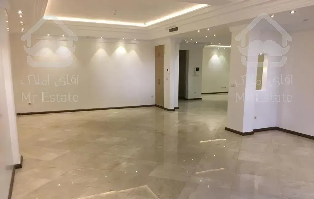 واحد۹۹ متری واقع در مرکزشهر/نورگیر/خوش نقشه