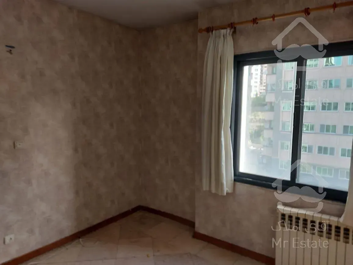 آپارتمان ۱۳۰ متری سعادت آباد