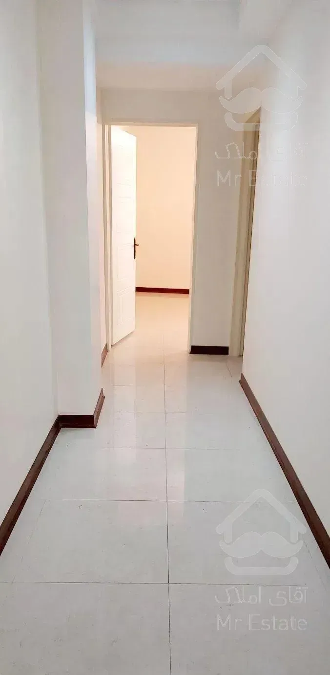 ۱۰۰ متر نوساز پارک لاله