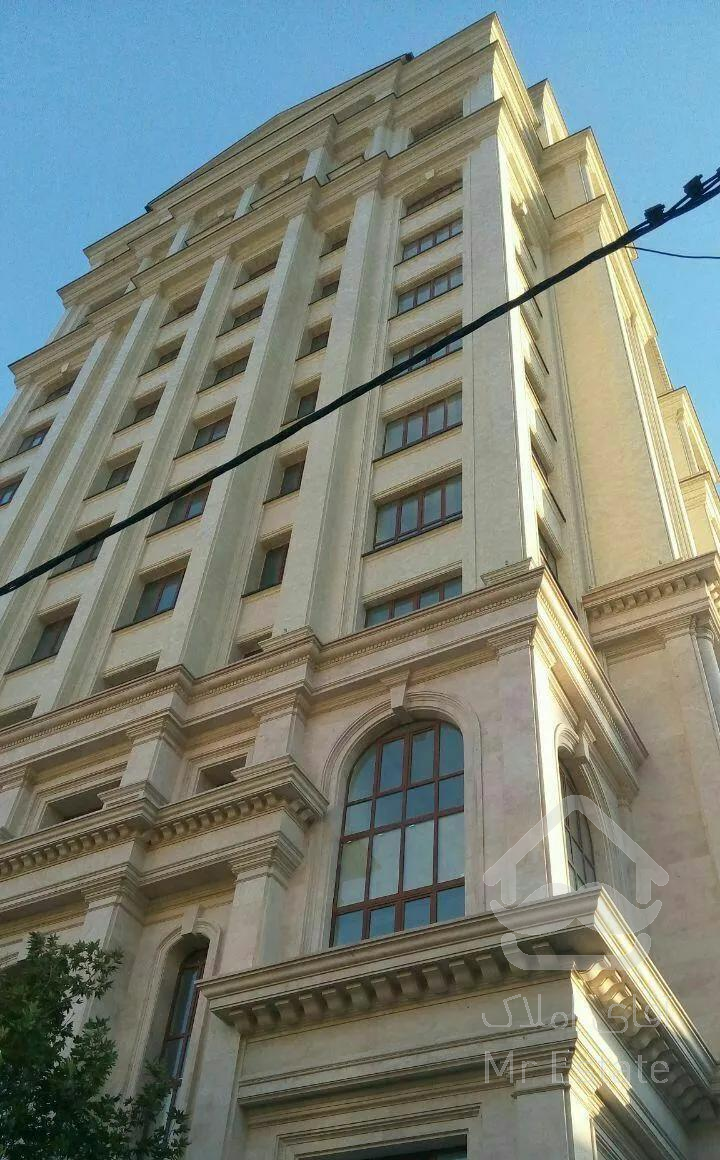 ۳۰۰مترآپارتمان سنبل ۵ پارکینگ