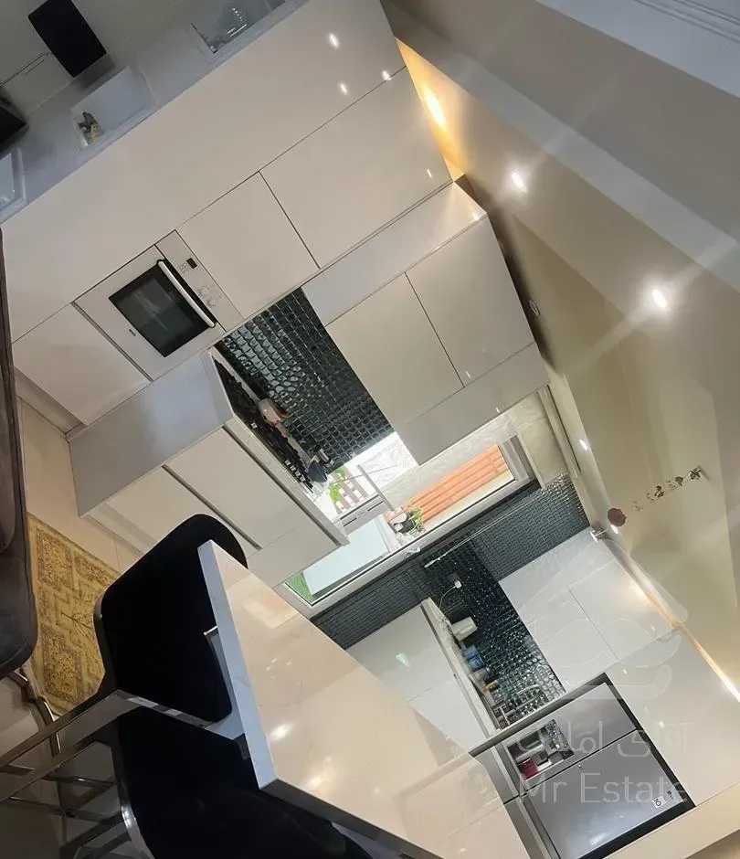 آپارتمان ۱۵۶ متری ، ۳ خواب ، طبقه ۲