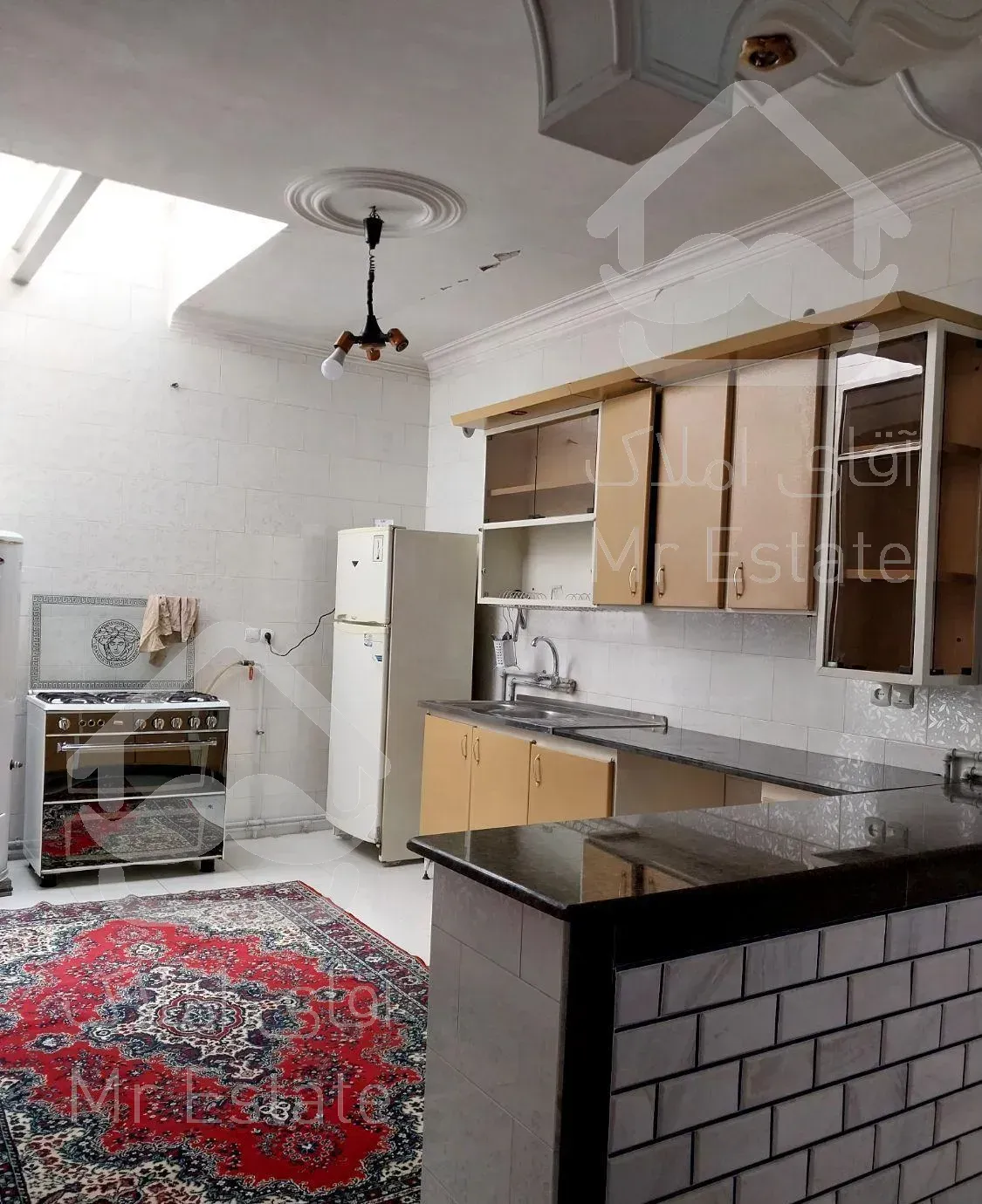 سوییت سویت۱۲۰متری ویلایی تمیز و مرتب،حیاط ماشین رو