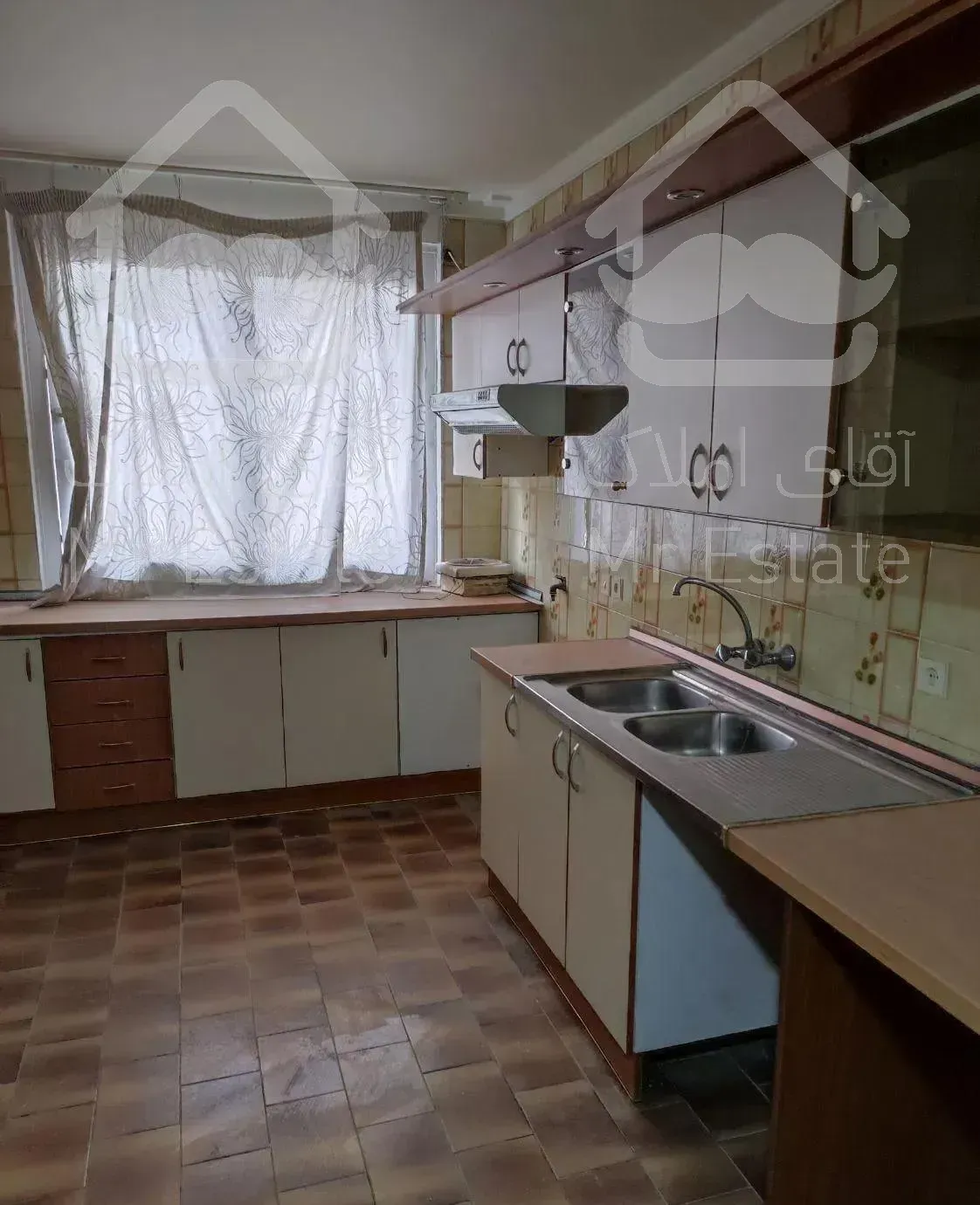 آپارتمان ۲۰۰ متر ، چهار خواب ، توانیر