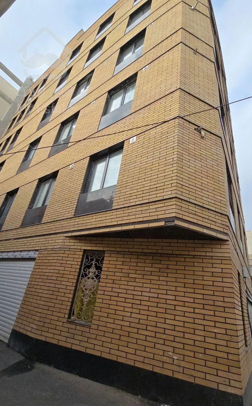 اپارتمان ۱۰۰ متری دو خوابه سر دونبش