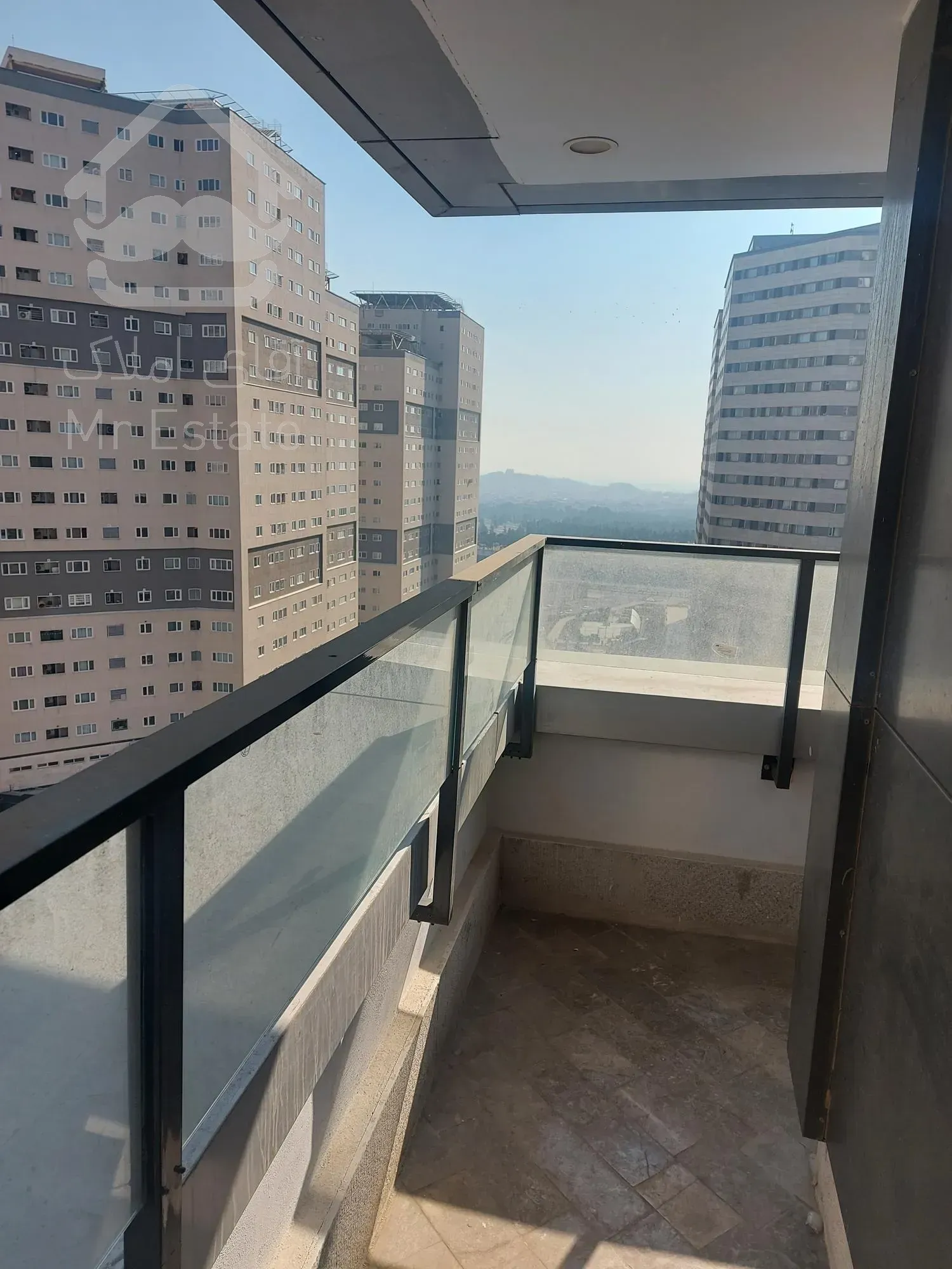 فروش واحد ۱۲۰ متری دریاچه پنجره قدی