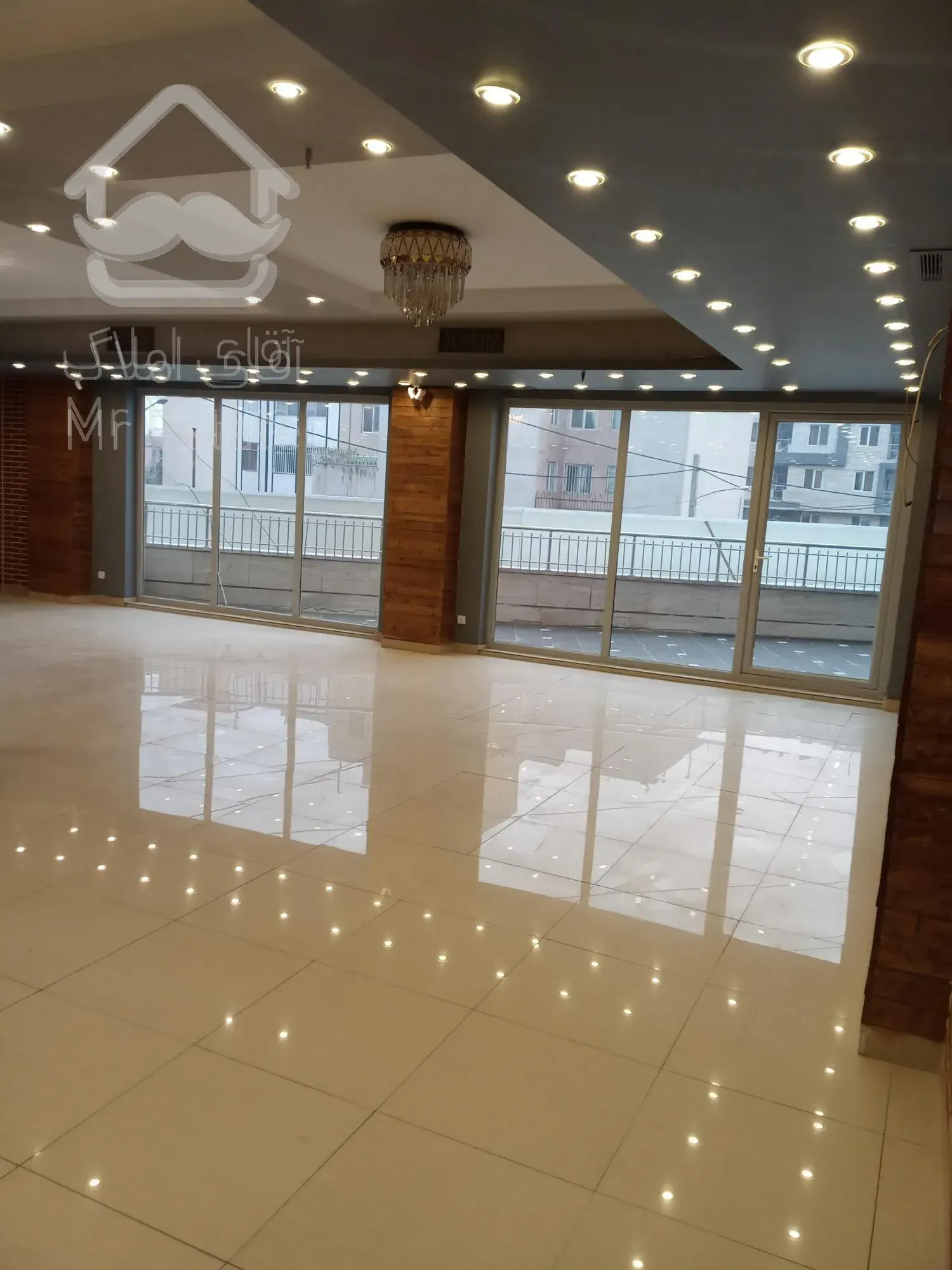 کد ۲۱ فروش ۹۰ متر مغازه بر اصلی