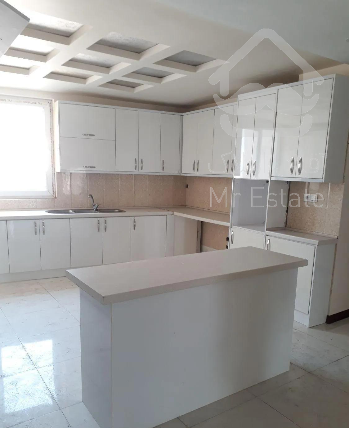 آپارتمان ۱۲۰ متری  کلید نخورده تاپ لوکیشن