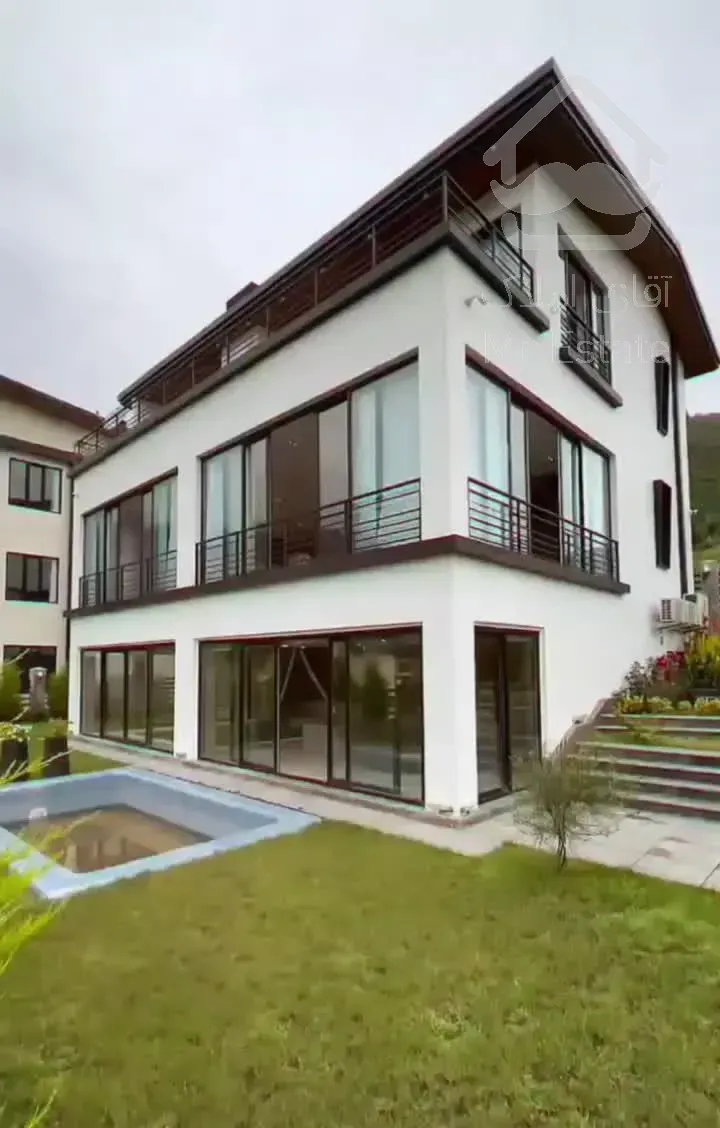 دوبلکس ییلاقی با دو استخر مجزا ویو ۳۶۰ درجه