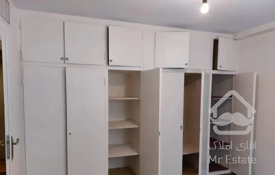 ۱۳۰متر ۳خواب فول امکانات بازسازی شده طبقه سوم