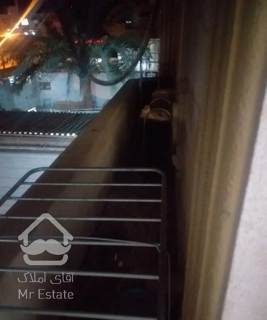 آپارتمان ۱۰۵متری ۲خوابه دو تا کولر دارد ۴غربی فاز۱