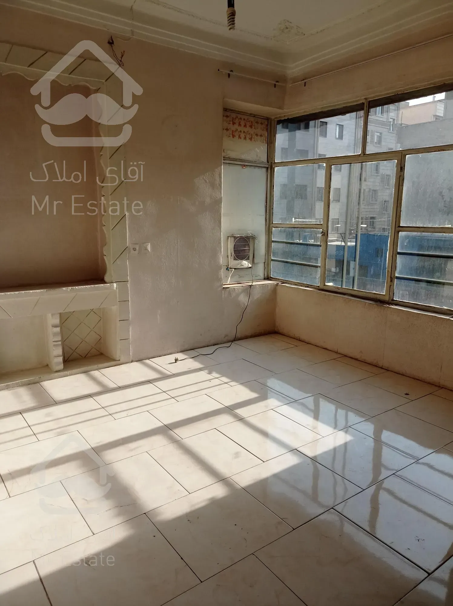 واحد برای فروش . ۵۴متر بر اصلی خ کارون