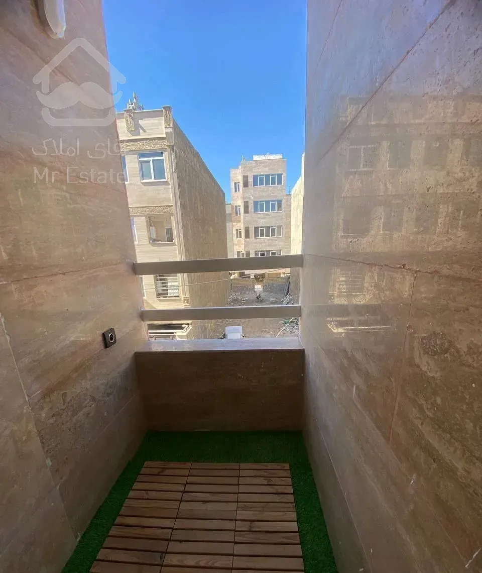 70 متر دلباز با پارکینگ سندی و سالن پرده خور