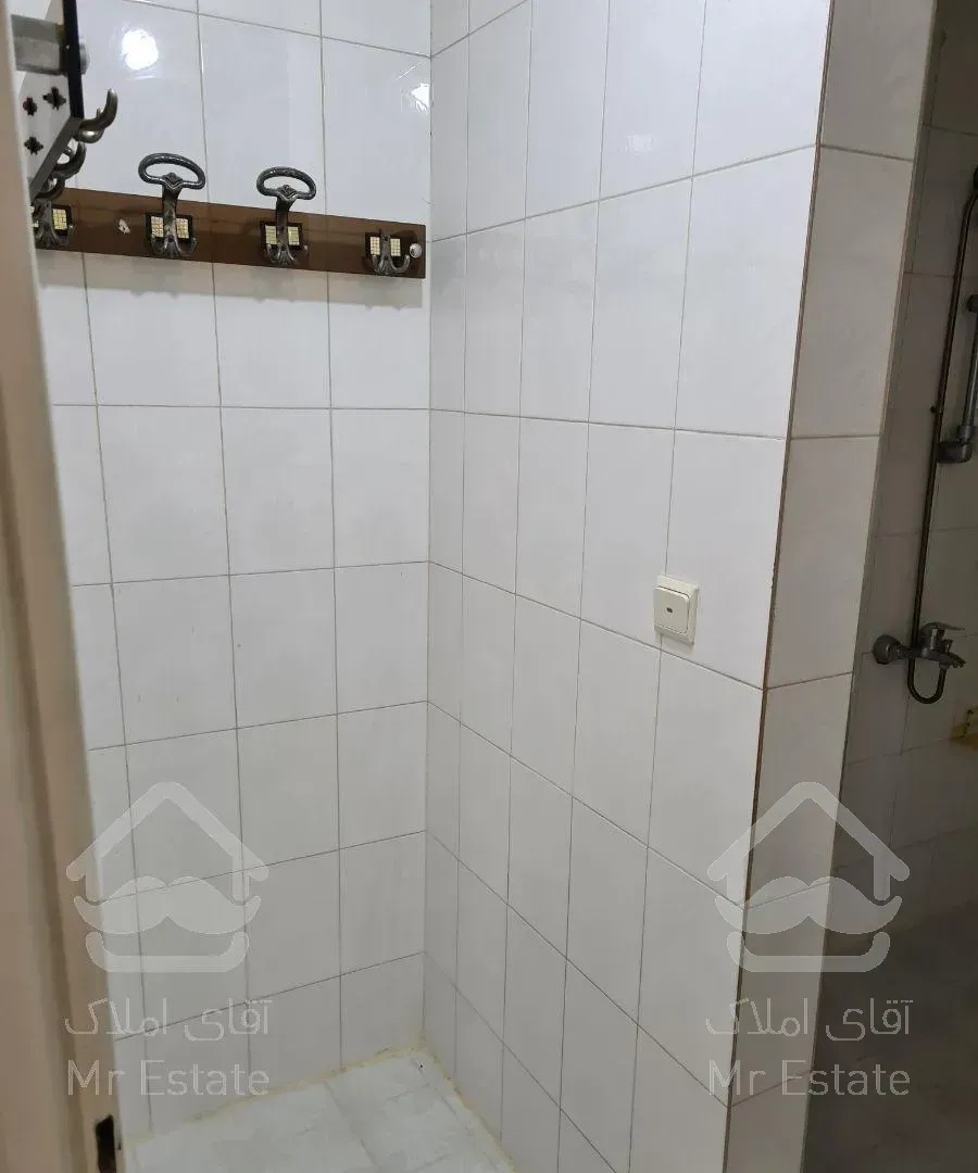 شهرآرا ۱۸۳ متر ۴ خوابه طبقه اول با حیاط خلوت مسقف