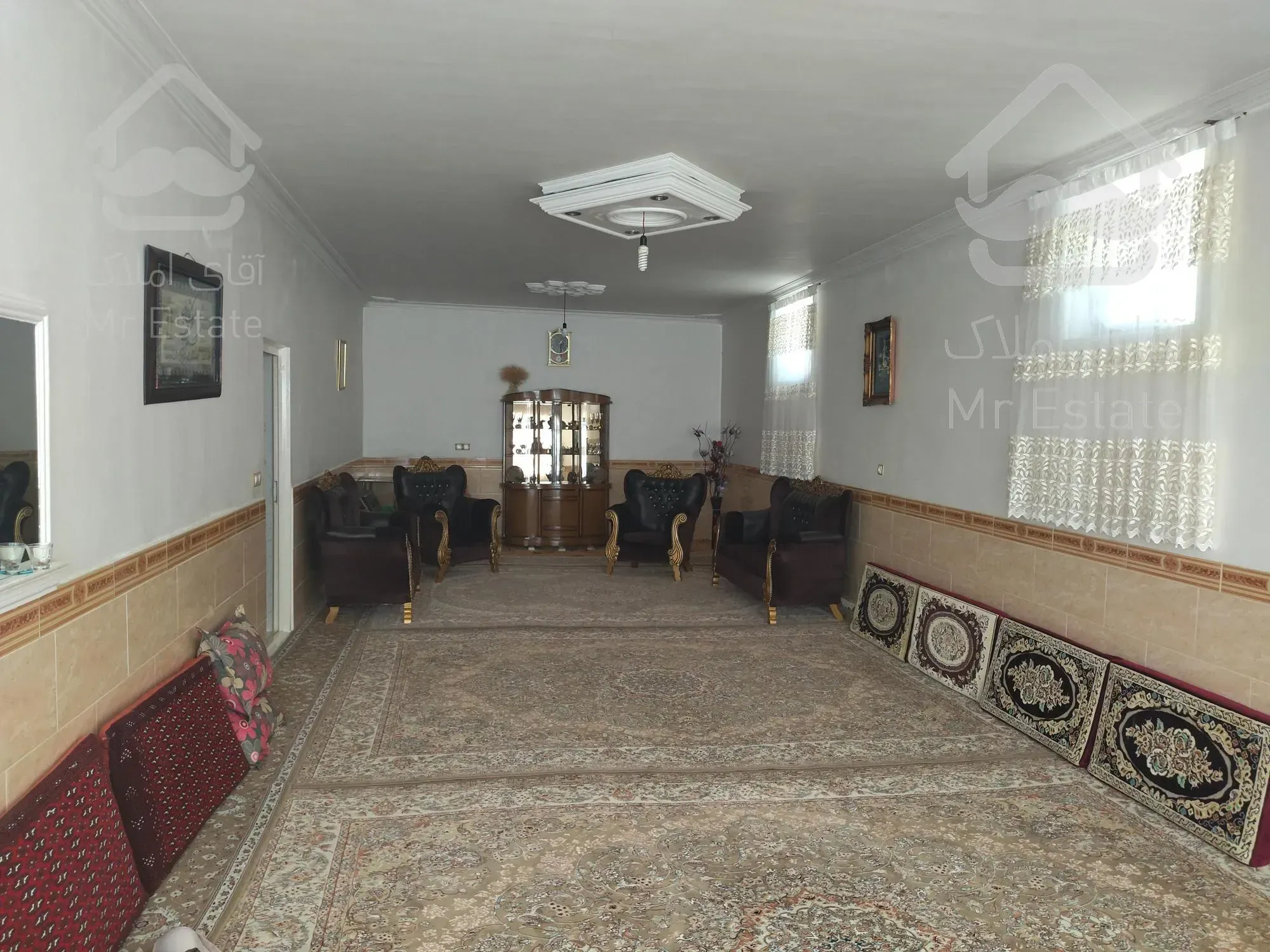 خانه ویلایی حیاط دار دوخوابه شیک ۵۰۰ متر