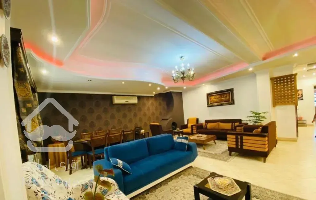 آپارتمان۱۳۰متری شیک و تمیز