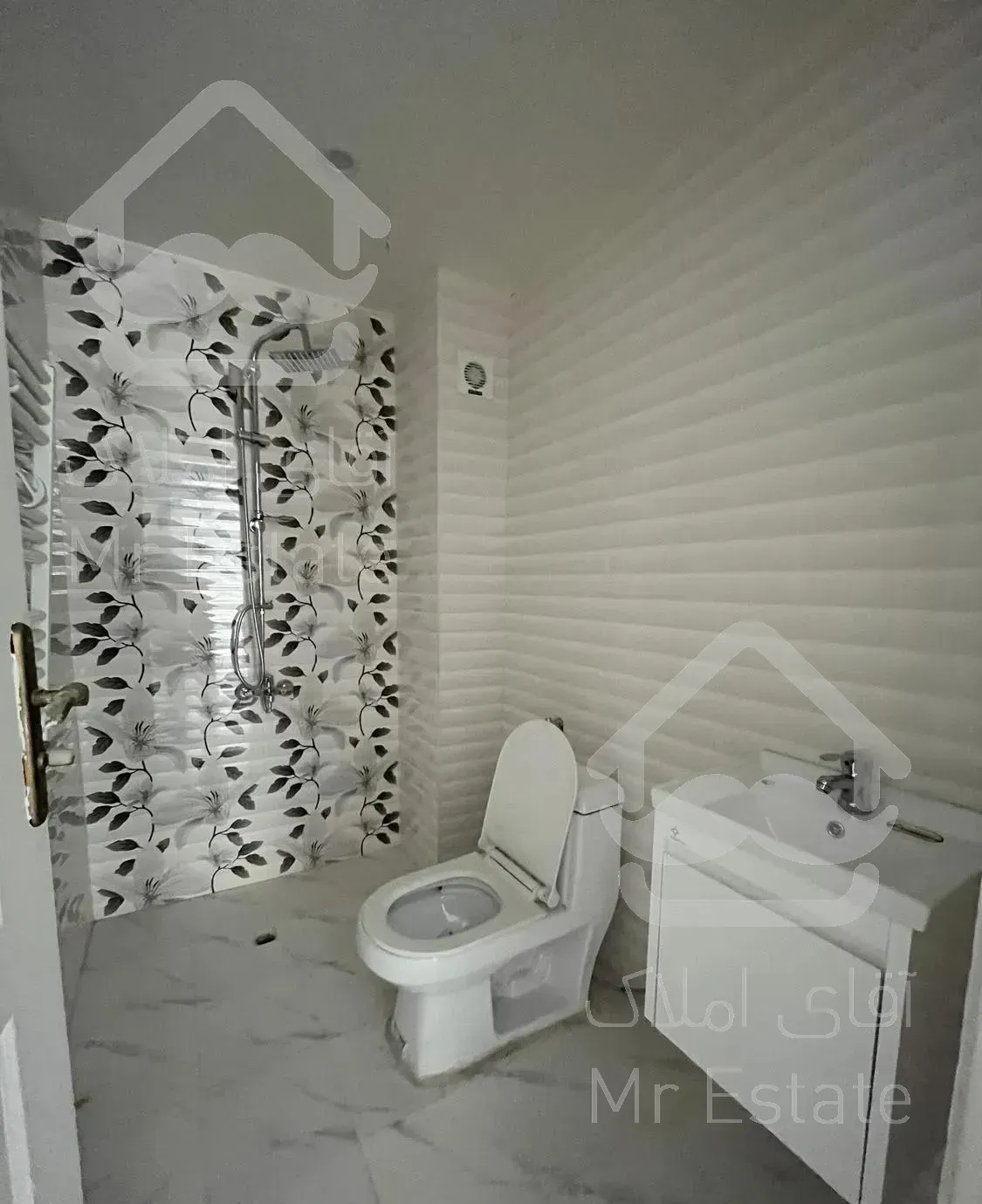 ١٤٠ مترى   ( ویو مشجر)