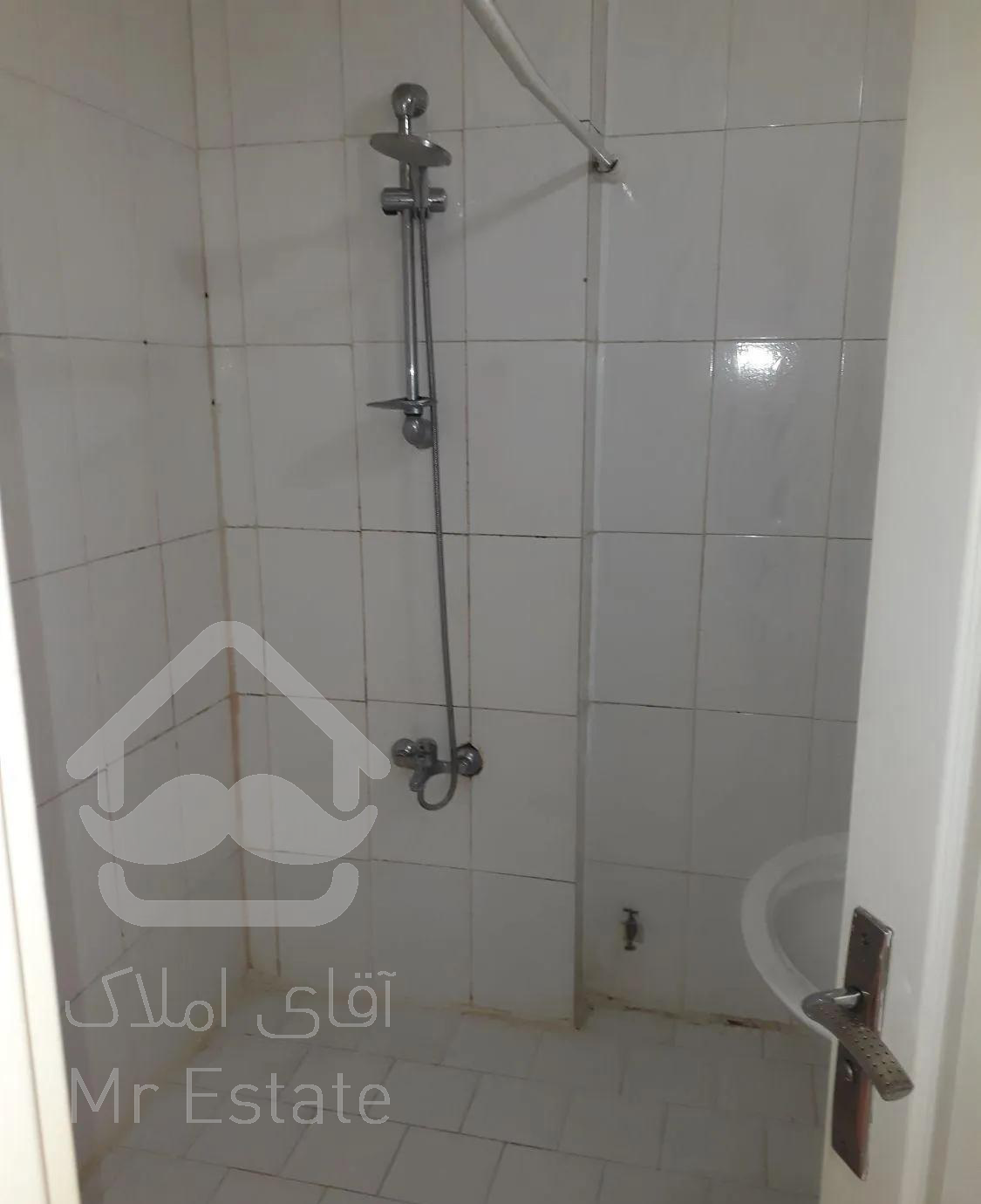 کریم خان سنایی ۱۰۰متر۲خوابه باامکانات تخلیه