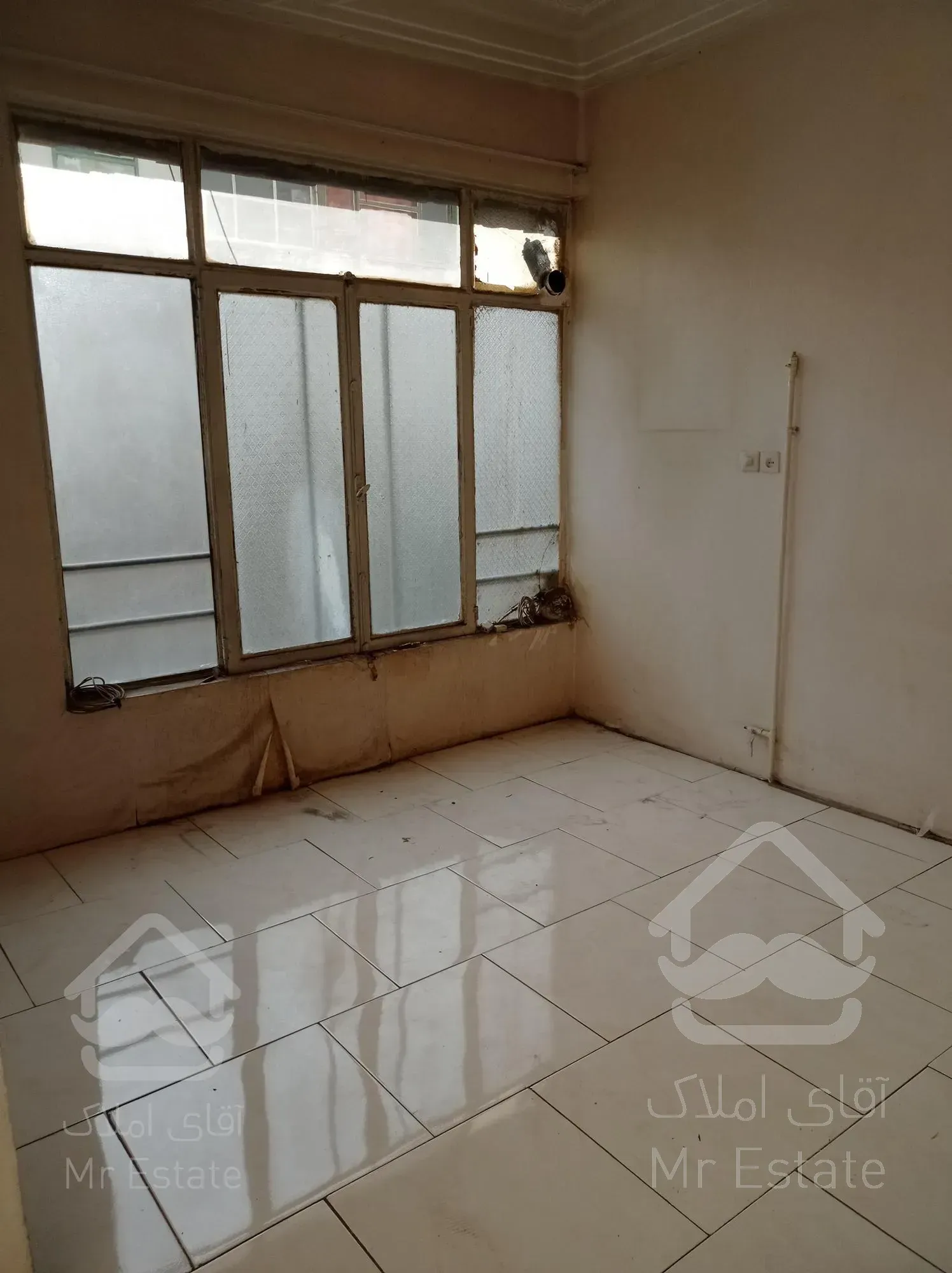 واحد برای فروش . ۵۴متر بر اصلی خ کارون