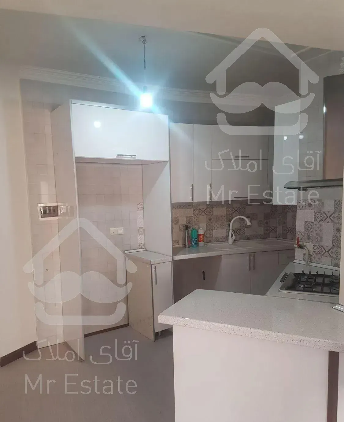 تقاطع ولیعصرطالقانی اپارتمان۷۰مترشیک باپارکینگ