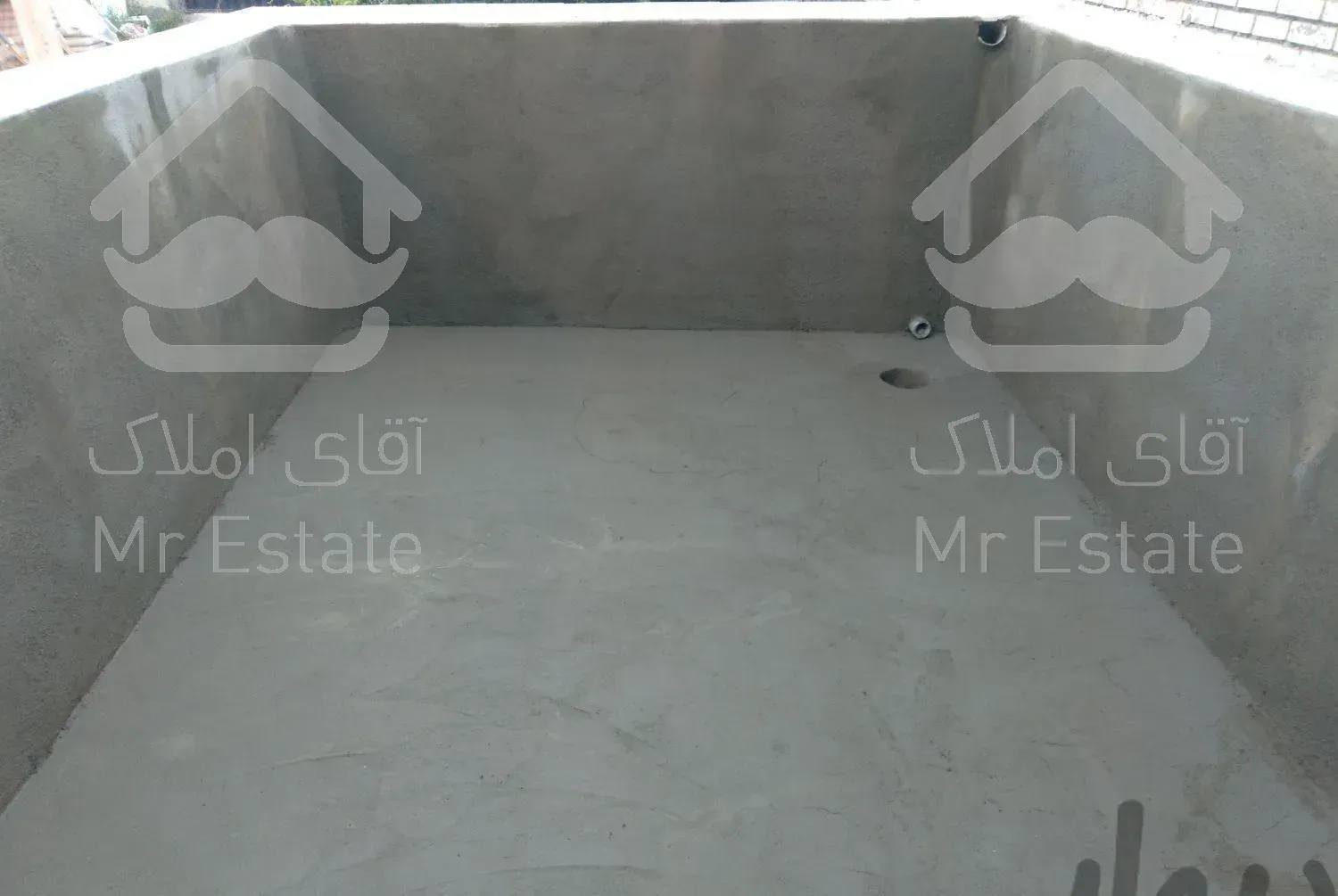 سیمانکاری وطرح سنگ استخر