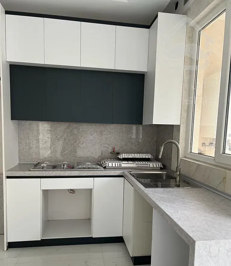 قلهک/۹۰ متری ۲ خوابه/تاپ لوکیشن قلهک