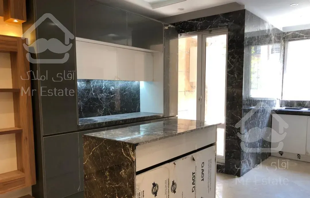 ١٠٠ متر/٢خ/لابی/ رو به افتاب