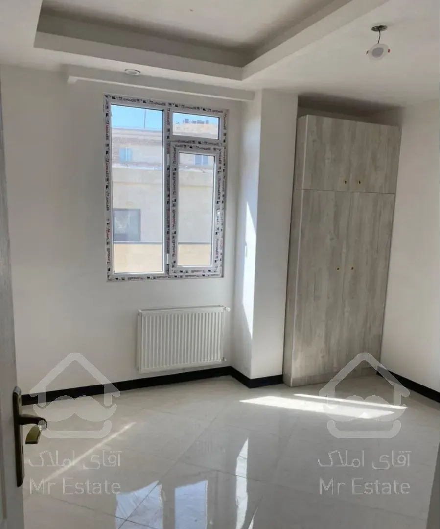 استادمعین‌۹۶ فول امکانات کلیدنخورده سالن پرده خور