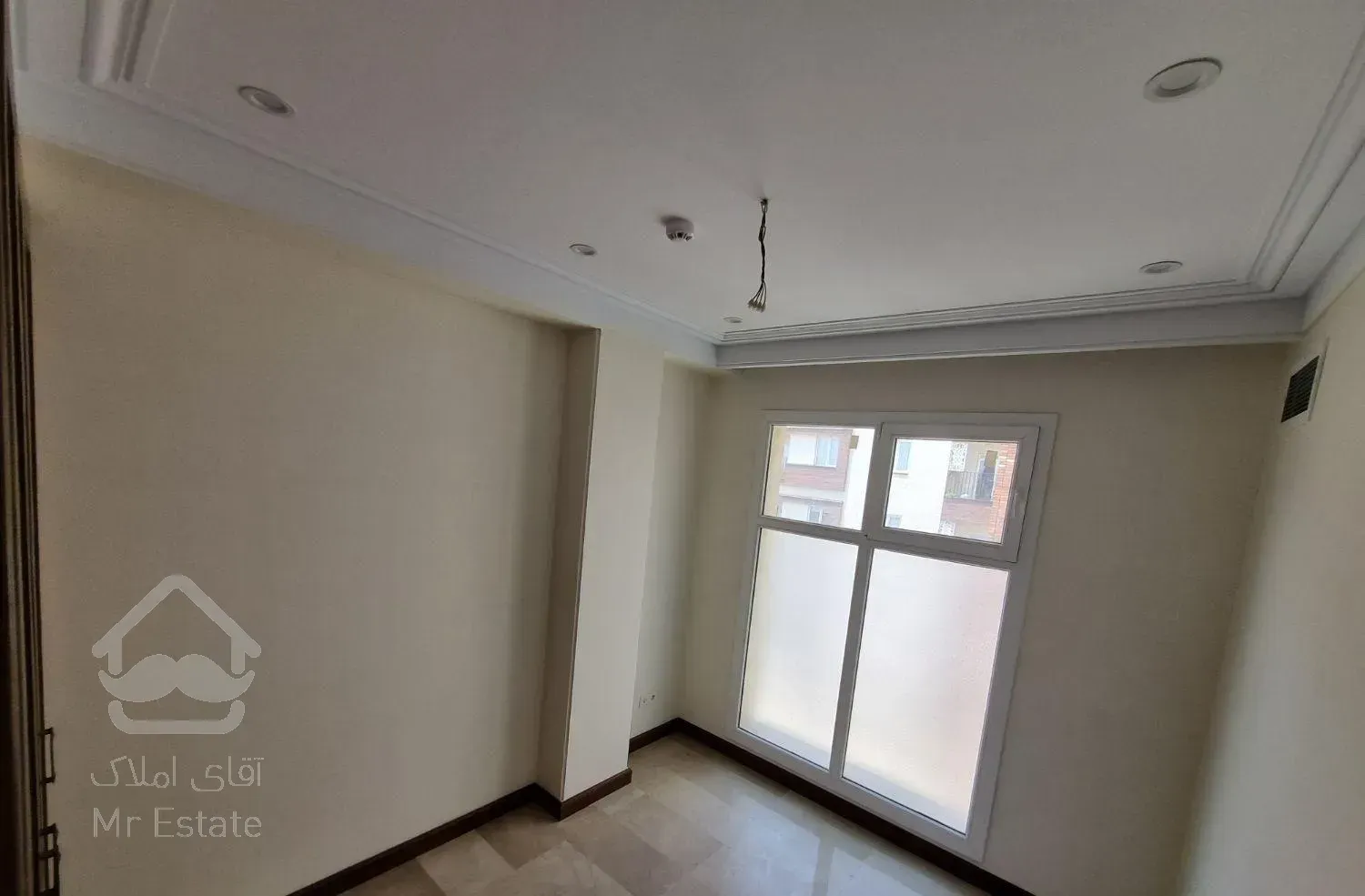 سعادت آباد ۱۲۷ متر نوساز / ۳ پارکینگ سندی