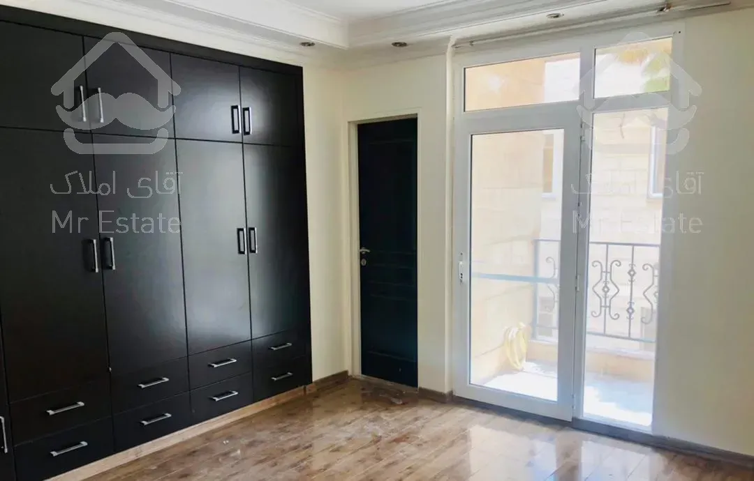 آپارتمان ۱۷۵ متر سه خواب دو پارکینگ