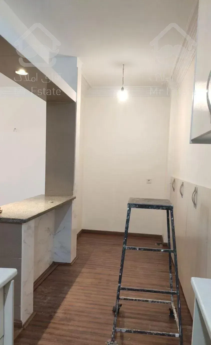 ١۰٦ متر مسکونی بین وزرا و ولیعصر