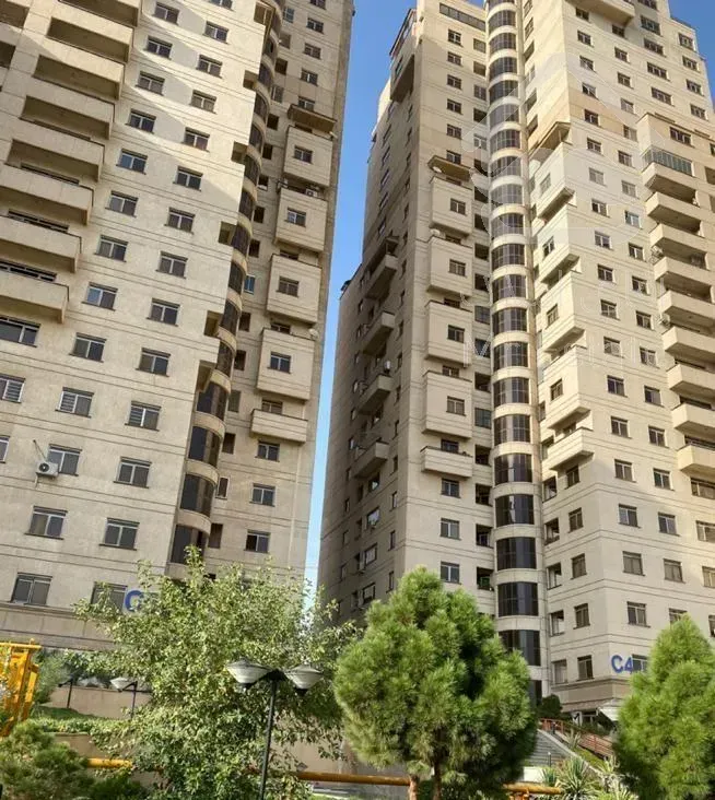 آپارتمان ۱۴۰ متری بلوار اردستانی آتی شهر