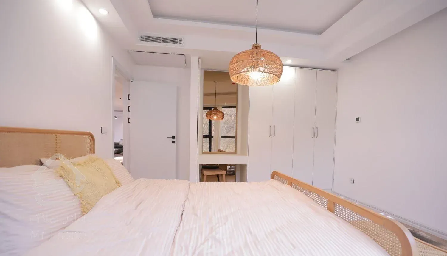 فروش آپارتمان ۱۴۶ متری ۳ خوابه در آجودانیه