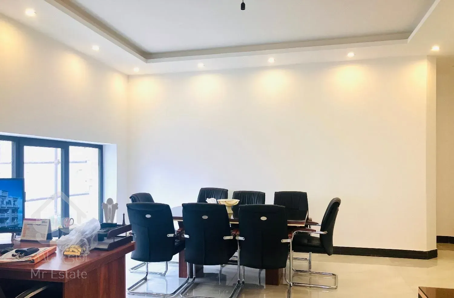 واحد اداری ۶۲ متری روبه خ آزادی برج جواهر